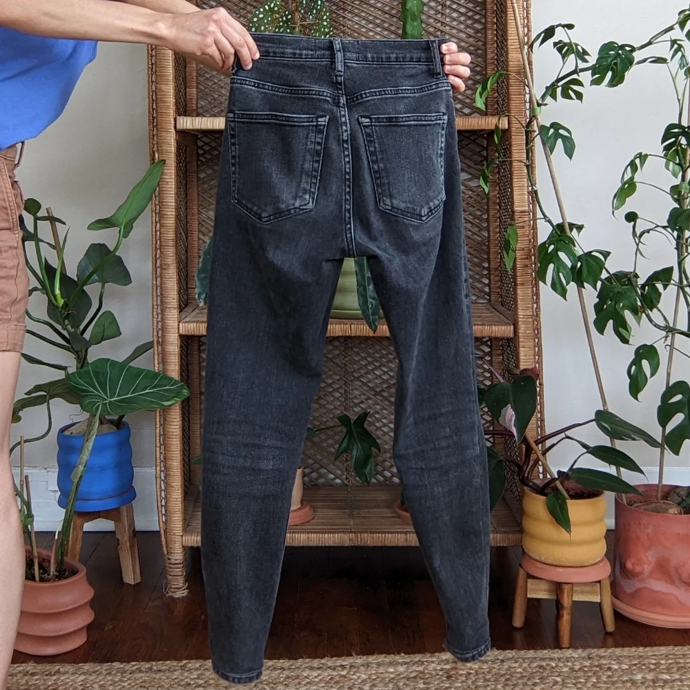 Everlane High Rise Faded Black Jeans - Picture 7 of 11